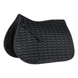 Classic saddle pad with elegant and unusual quilting. The girth loops are opened by a touch tape fastener. Classic saddle pad with elegant and unusual quilting. The girth loops are opened by a touch tape fastener.